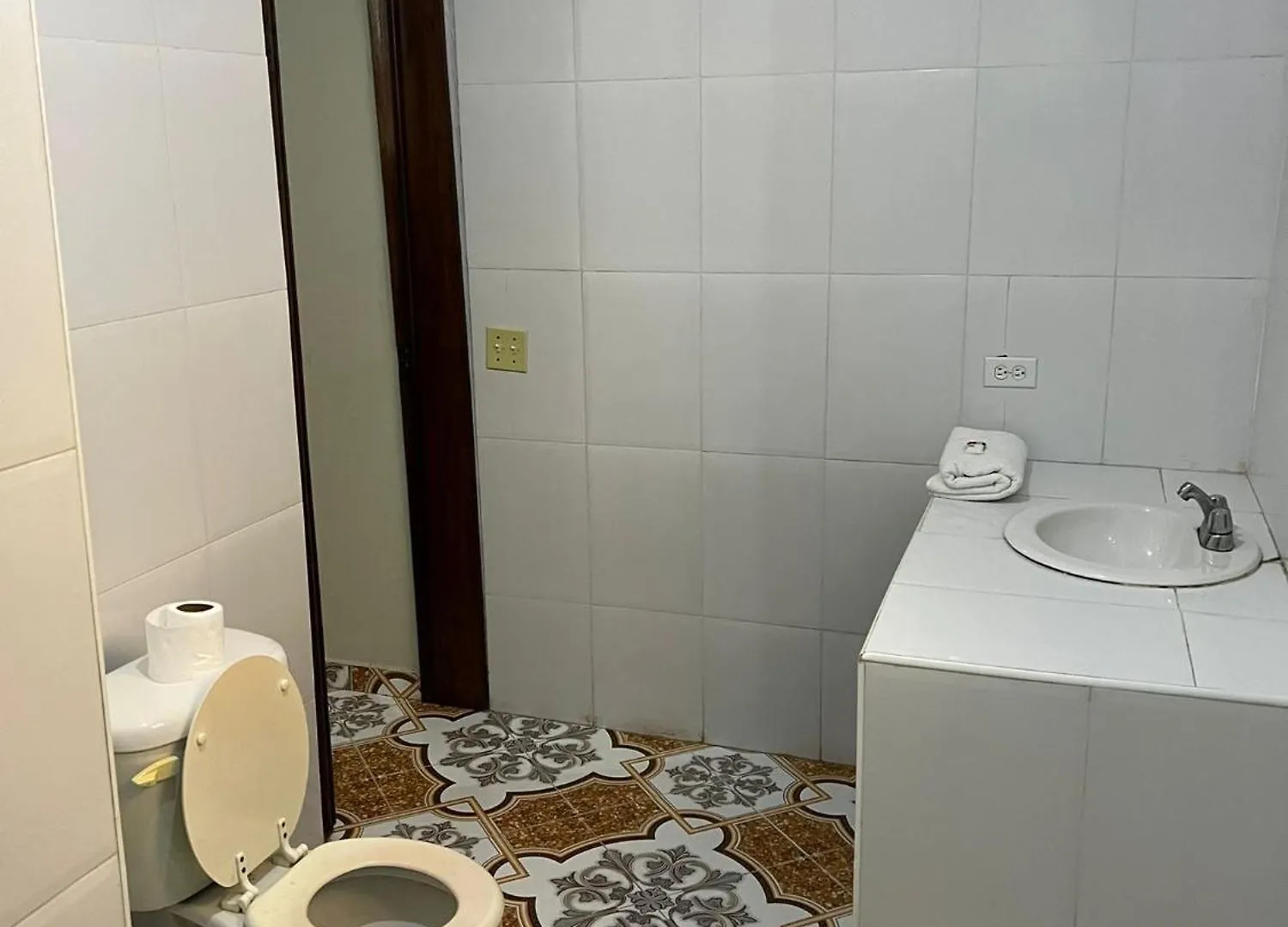 ז'אקמל Breman Semi Hotel